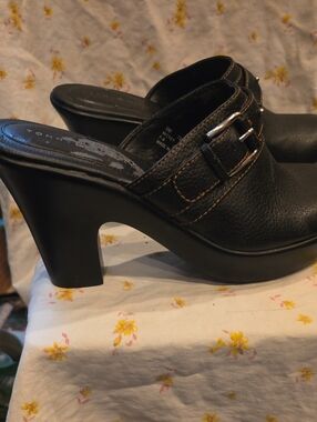 Tommy Hilfiger Black Leather Buckle Mule Heels with Contrast Stitching